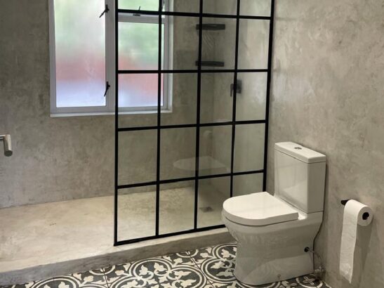 Peninsula Glass